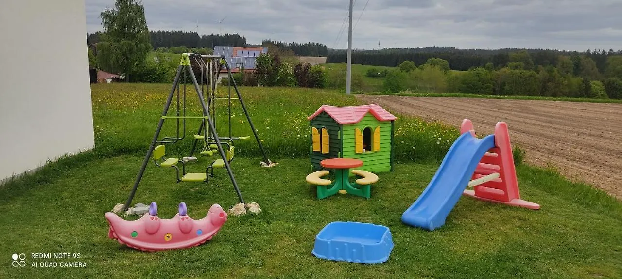 Durchreisestop Mit Kinder Am Aussergewohnlichen Spitzboden Mit Autobetten Und Bad ,Kuche Im Souterain Deining 0*,