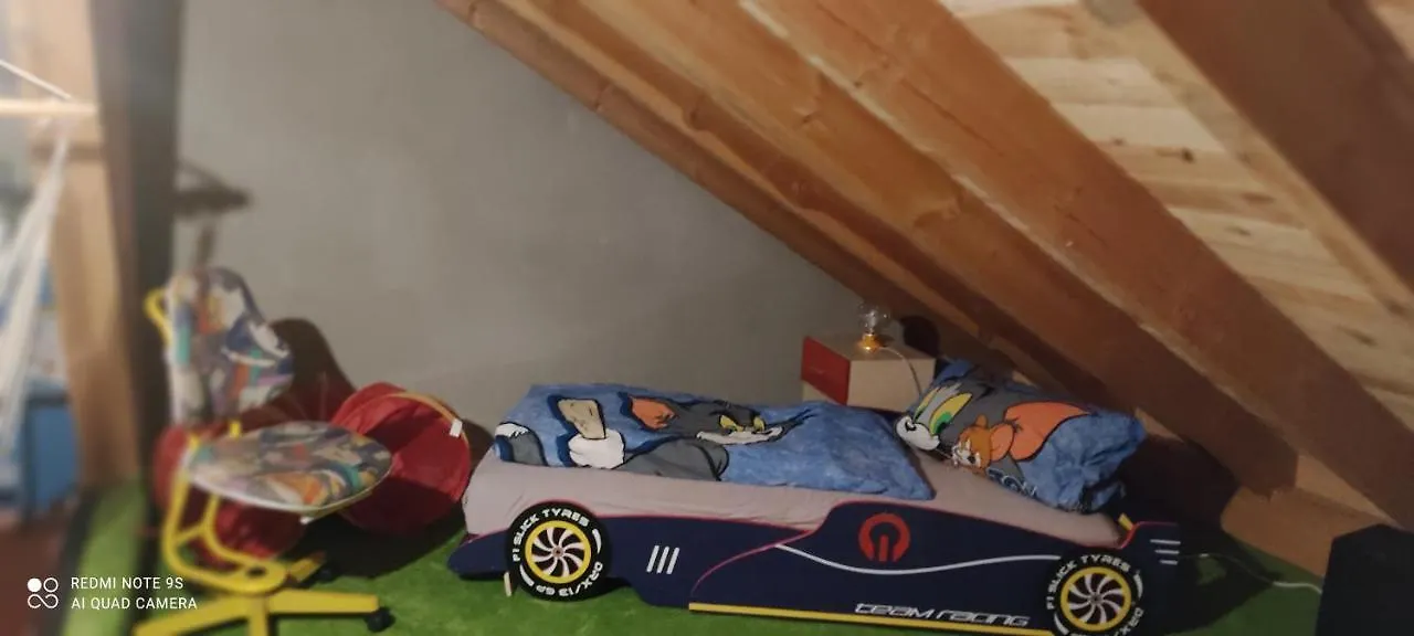 Durchreisestop Mit Kinder Am Aussergewohnlichen Spitzboden Mit Autobetten Und Bad ,Kuche Im Souterain Deining